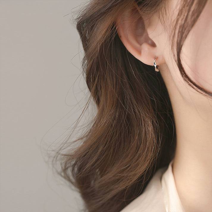 韓国ファッション SELCA-ツイストシンプルピアス-2023ss-ac36-02